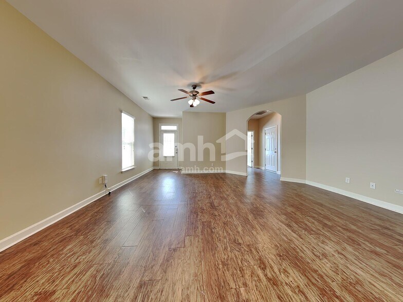 Building Photo - 24 Chapel Lk N