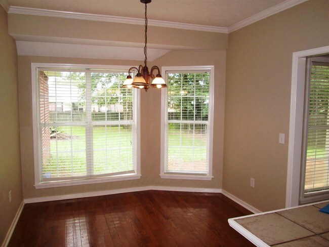 Building Photo - 437 Oak Lawn Dr