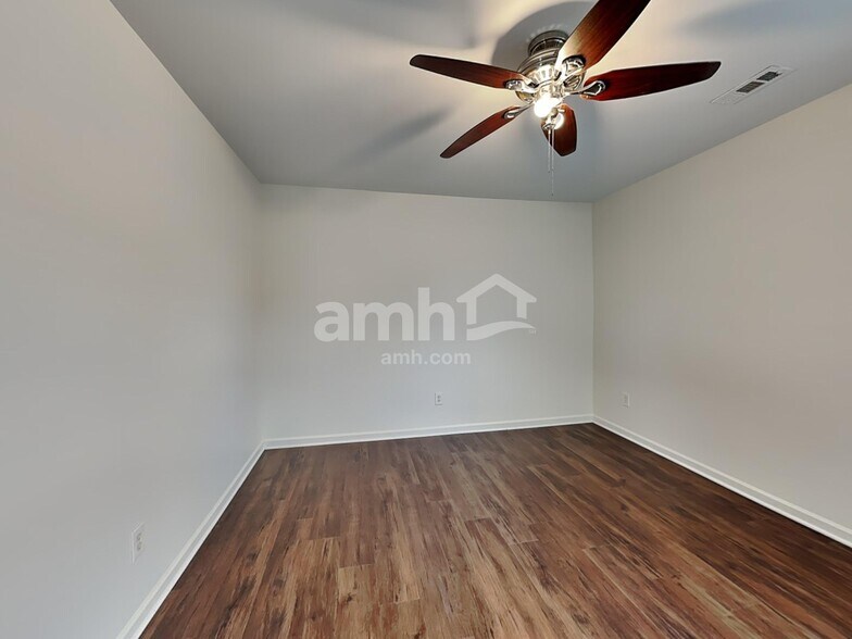 Building Photo - 3515 Herkimer Dr