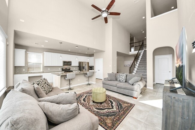 Building Photo - 29482 Westhope Dr