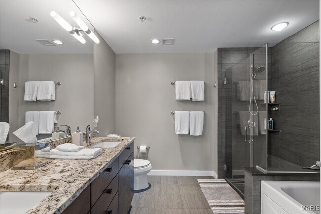 Building Photo - 4909 Laclede Ave