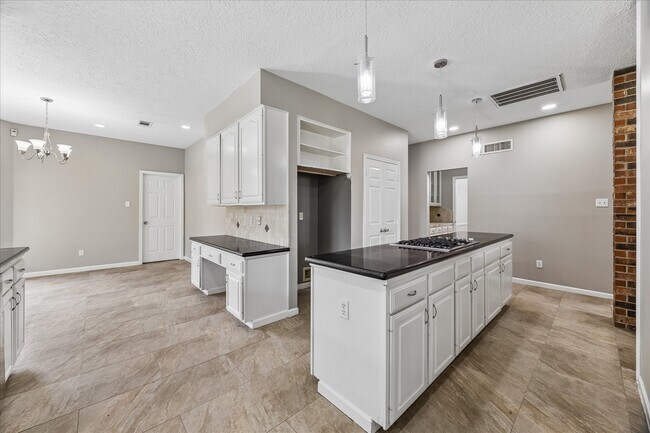 Building Photo - 12526 Mill Hedge Dr