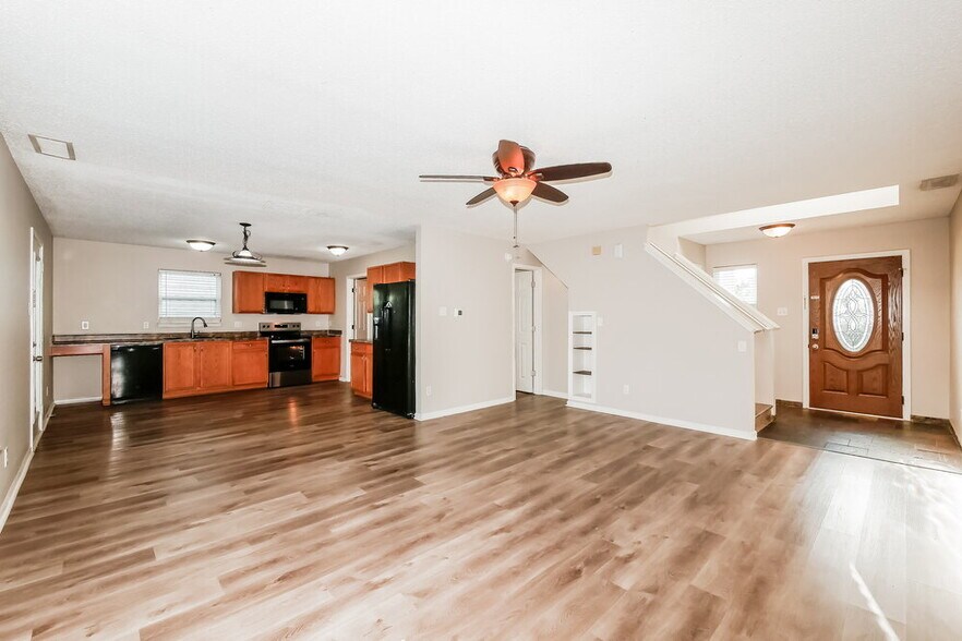 Building Photo - 13323 N Brick Chapel Dr