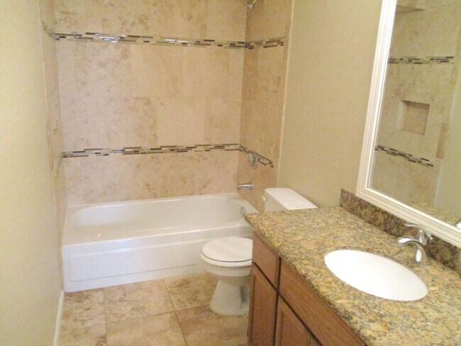 Building Photo - 16023 Hidden Acres Dr