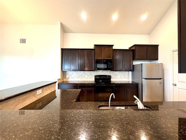 Building Photo - 500 Obsidian Ln