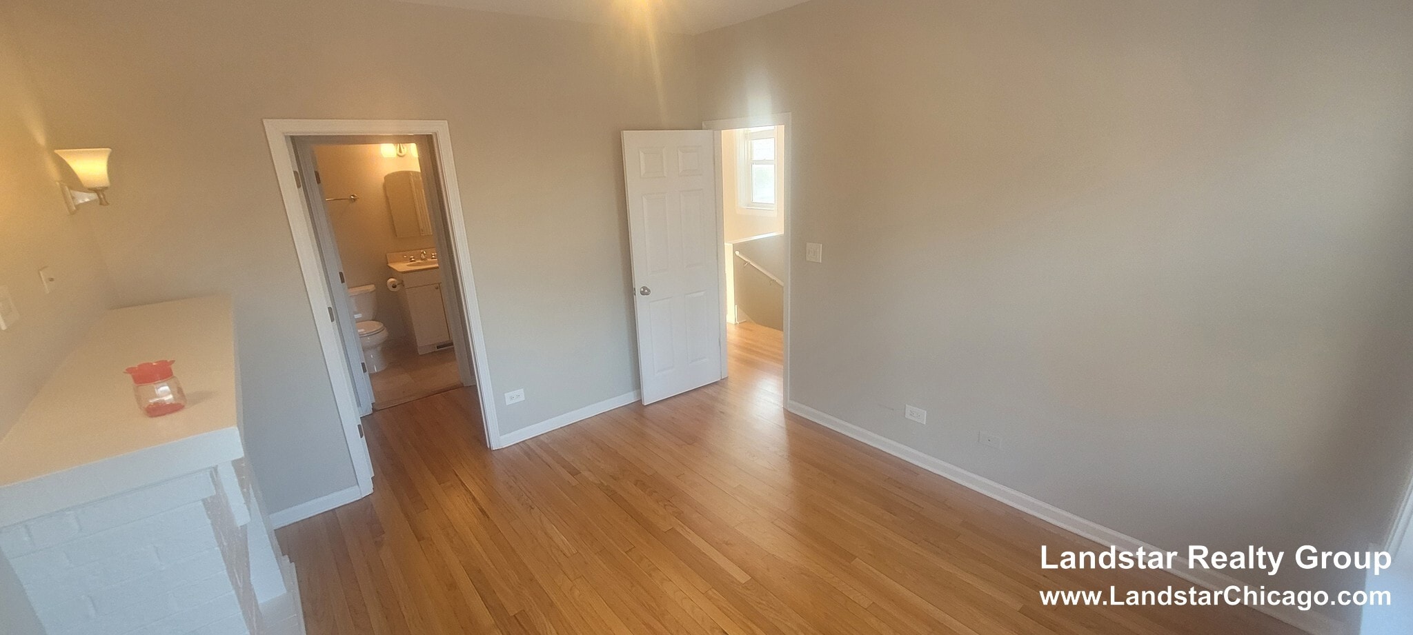 Building Photo - 4946 N Ridgeway Ave