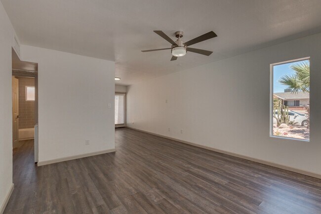 Building Photo - $0 First Month Rent! Remodeled 2 Bed Casita w/ Private Patio, W/D & Pool