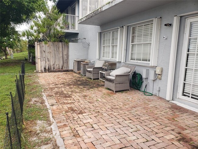 Building Photo - 6960 NW 173rd Dr