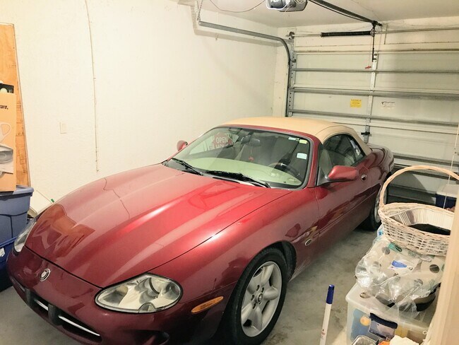 Building Photo - 339 Harry Ave S