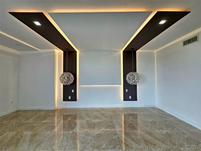 Building Photo - 17301 Biscayne Blvd