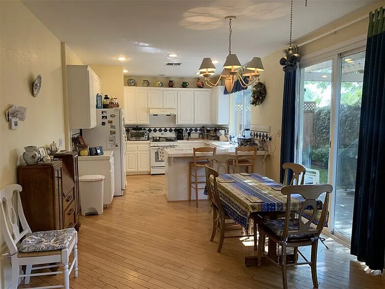 Building Photo - 3350 Via Verde Terrace