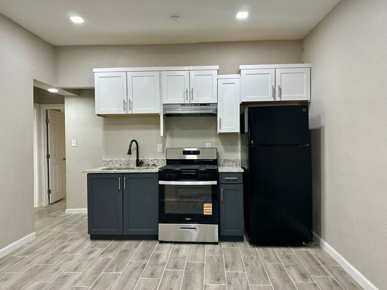 Building Photo - 101 N Seville Dr