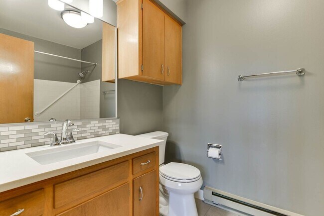 Building Photo - Terra Linda Home - 3 Bedrooms, 2 Baths, 1,...