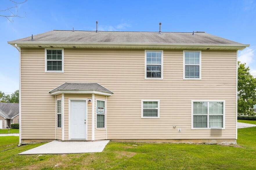 Building Photo - 2099 Mulberry Ln