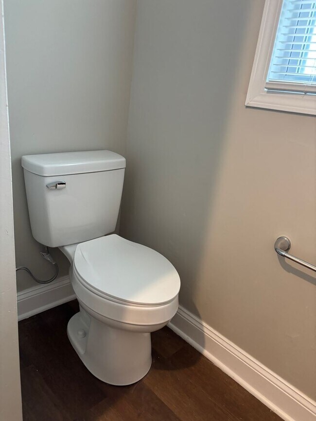 Building Photo - Beautifully Remodeled 3 Bed 1 Bath House