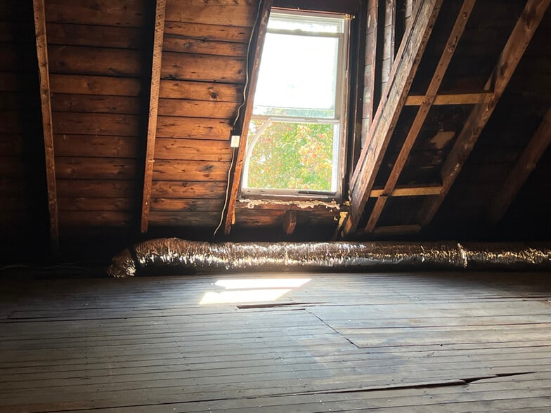 Building Photo - 42 London St