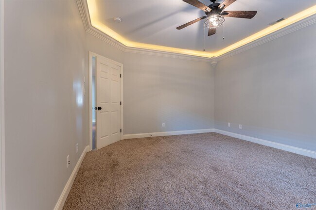 Building Photo - 525 W Mossyleaf Dr SW