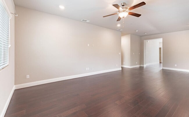 Building Photo - Loma Vista Home on 8800sf Lot for Lease