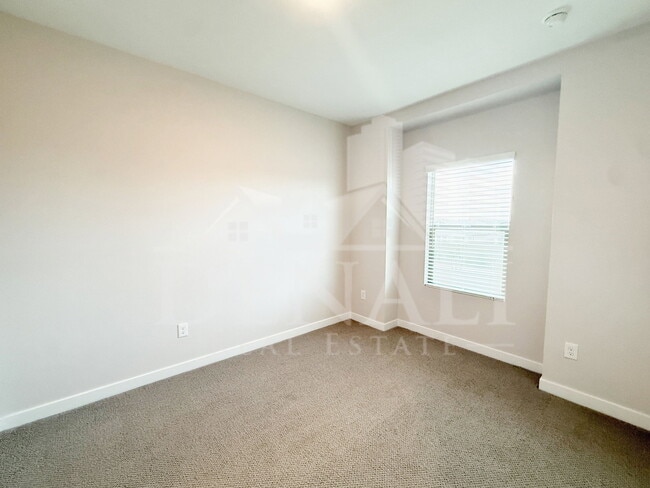 Building Photo - 7532 W Darrow St