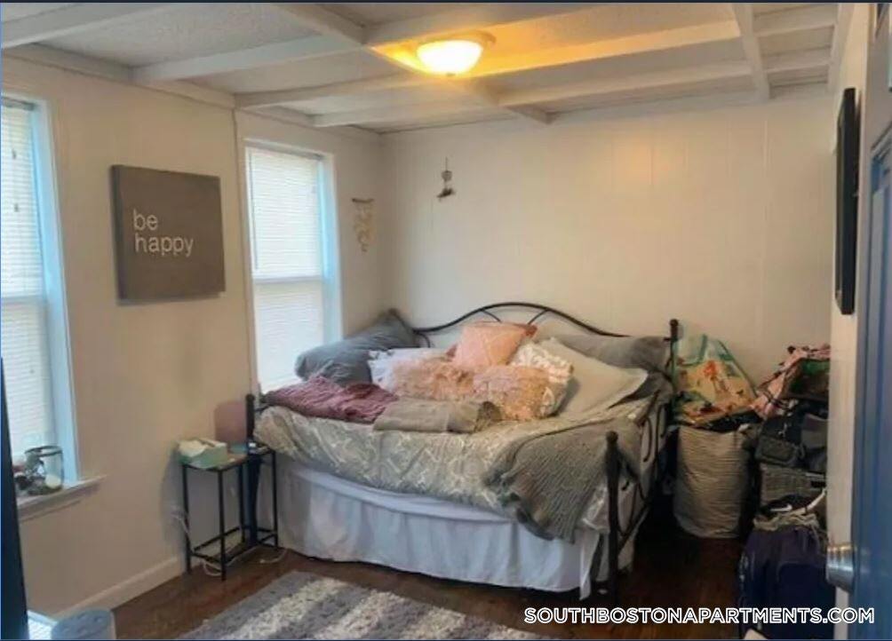 Building Photo - 28 L St