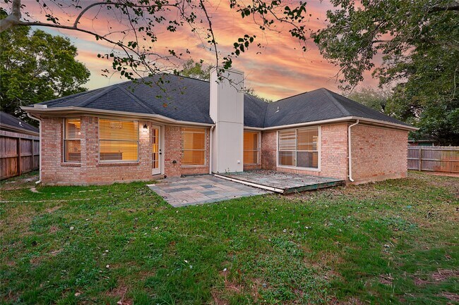 Building Photo - 2109 Eastlands St