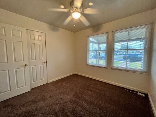 Building Photo - Centrally located 3-bedroom house