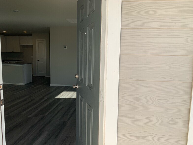 Building Photo - 4818 Republic View