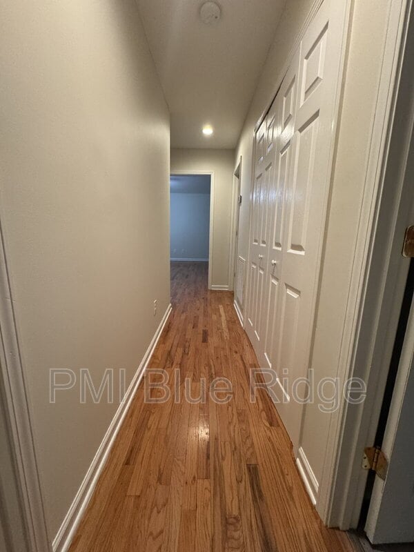 Building Photo - 46 Madison Heights Dr