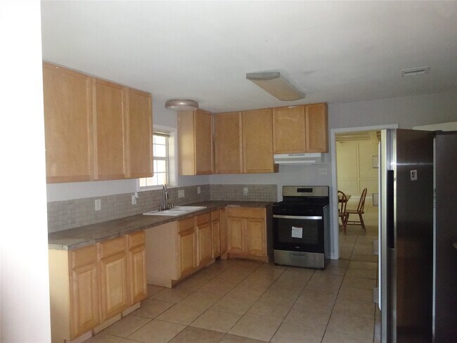 Building Photo - 7350 Santa Fe Dr