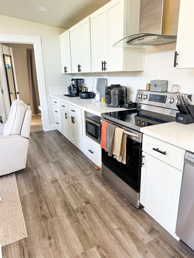 Building Photo - 1839 44th St