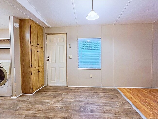 Building Photo - 826 Rembrandt Dr