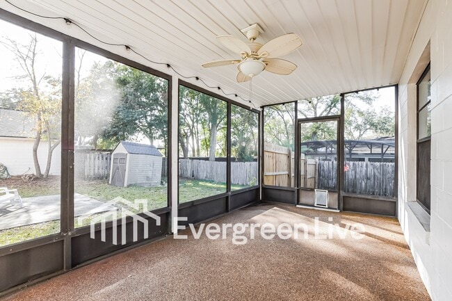 Building Photo - 1946 Larkwood Dr