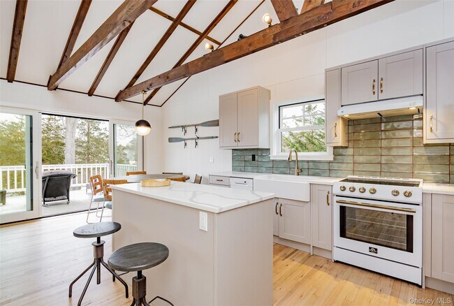 Building Photo - 9 Helens Ln