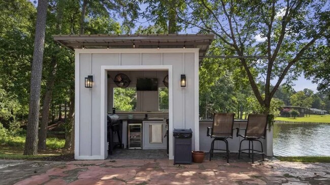 Building Photo - NEW LISTING!!!!!