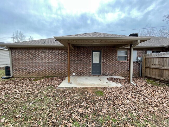 Building Photo - 2009#A Knoxville-