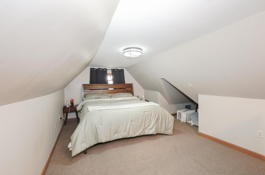 Building Photo - 331 E High St