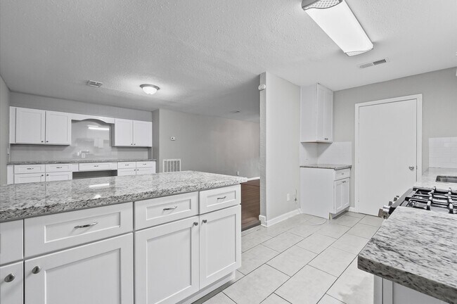 Building Photo - 6610 Rockergate Dr