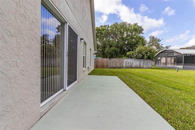 Building Photo - 2936 Twin Oaks Dr