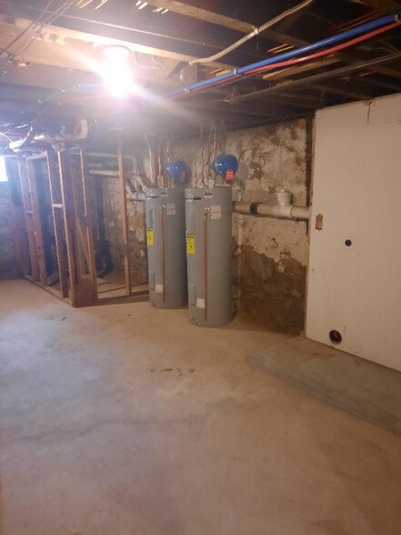 Building Photo - 305 W Berwick St