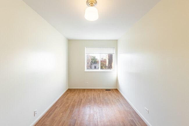 Building Photo - 2349 W 18th Pl