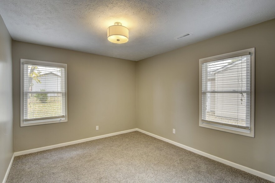 Building Photo - 1017 Hiatt St