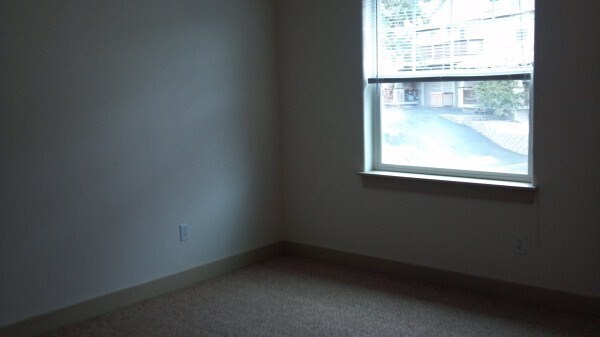 Building Photo - 1754 NE Lotus Dr