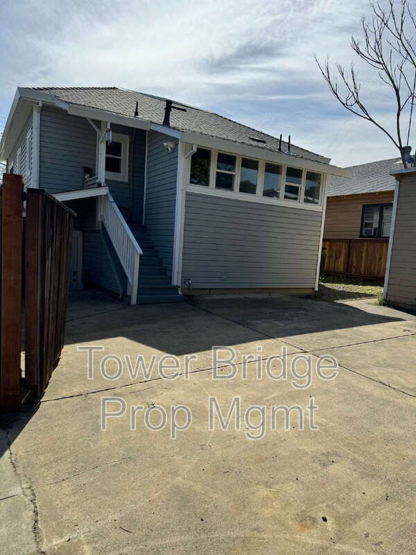 Building Photo - 3897 7th Ave