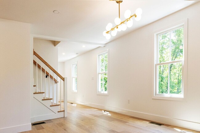 Building Photo - 486 Munger Ln