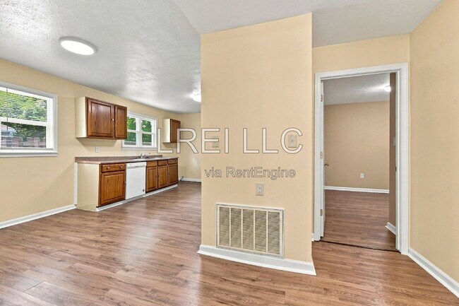 Building Photo - 4014 Parthenia Ave