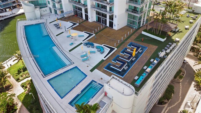 Building Photo - 92 SW 3rd St