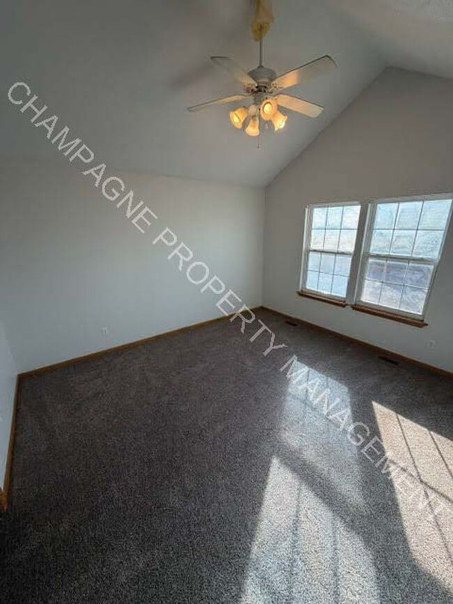 Building Photo - 6524/6528 NE 44th St