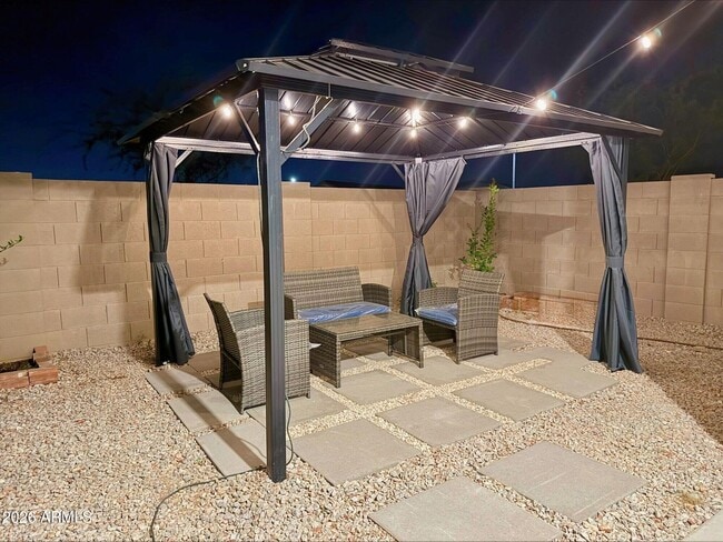 Building Photo - 15661 W Smoketree Dr