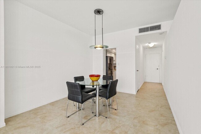 Building Photo - 4925 Collins Ave