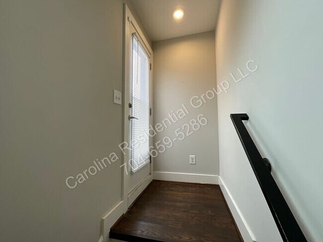 Building Photo - 1012 Westbrook Dr